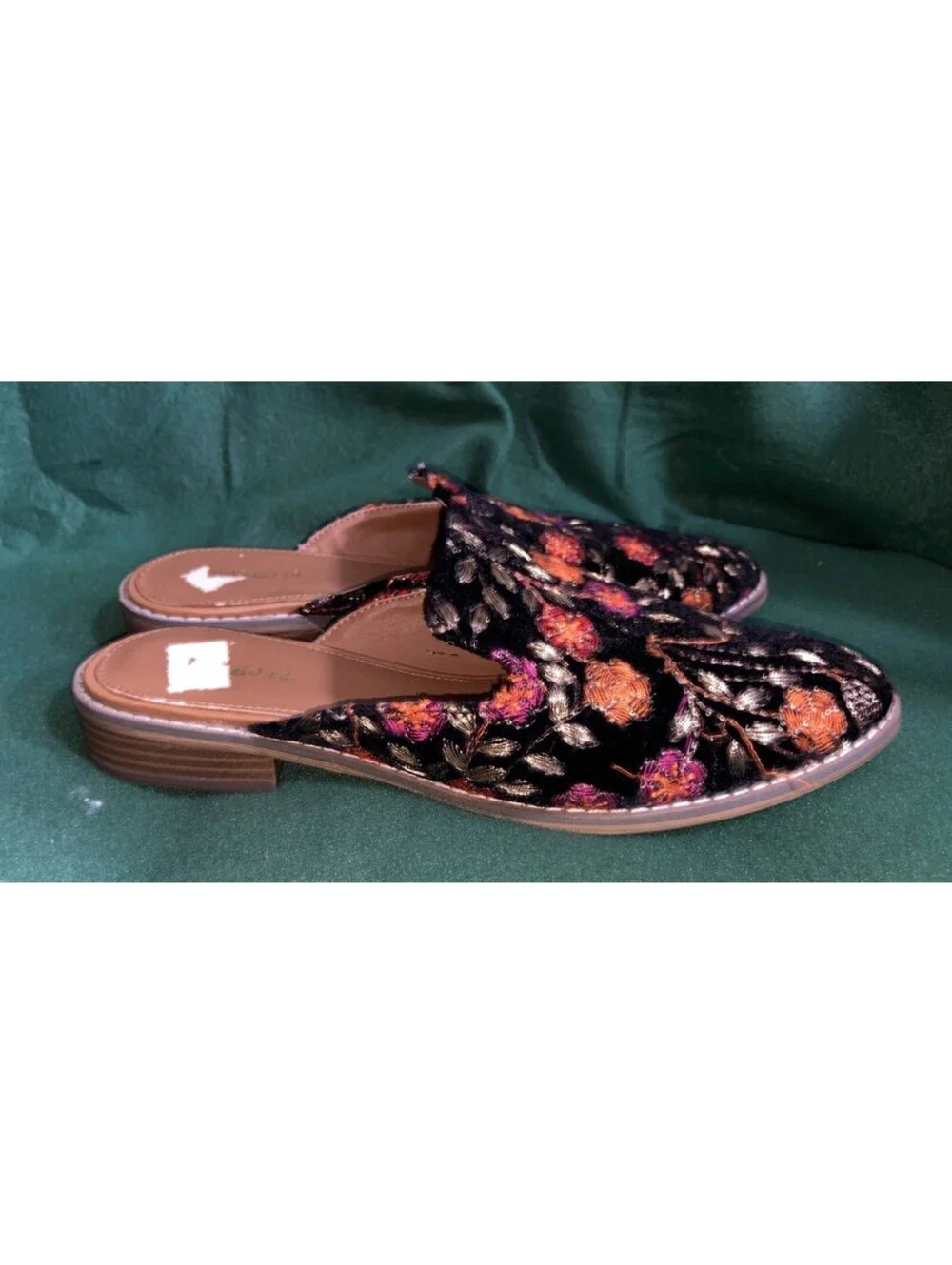 Women's Hayze 2 Mules Flats Women's Size 8 M Indigo Rd. Embroidered Black Color
